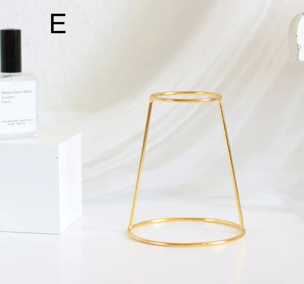 Gold Iron Silhouette Wire Vase