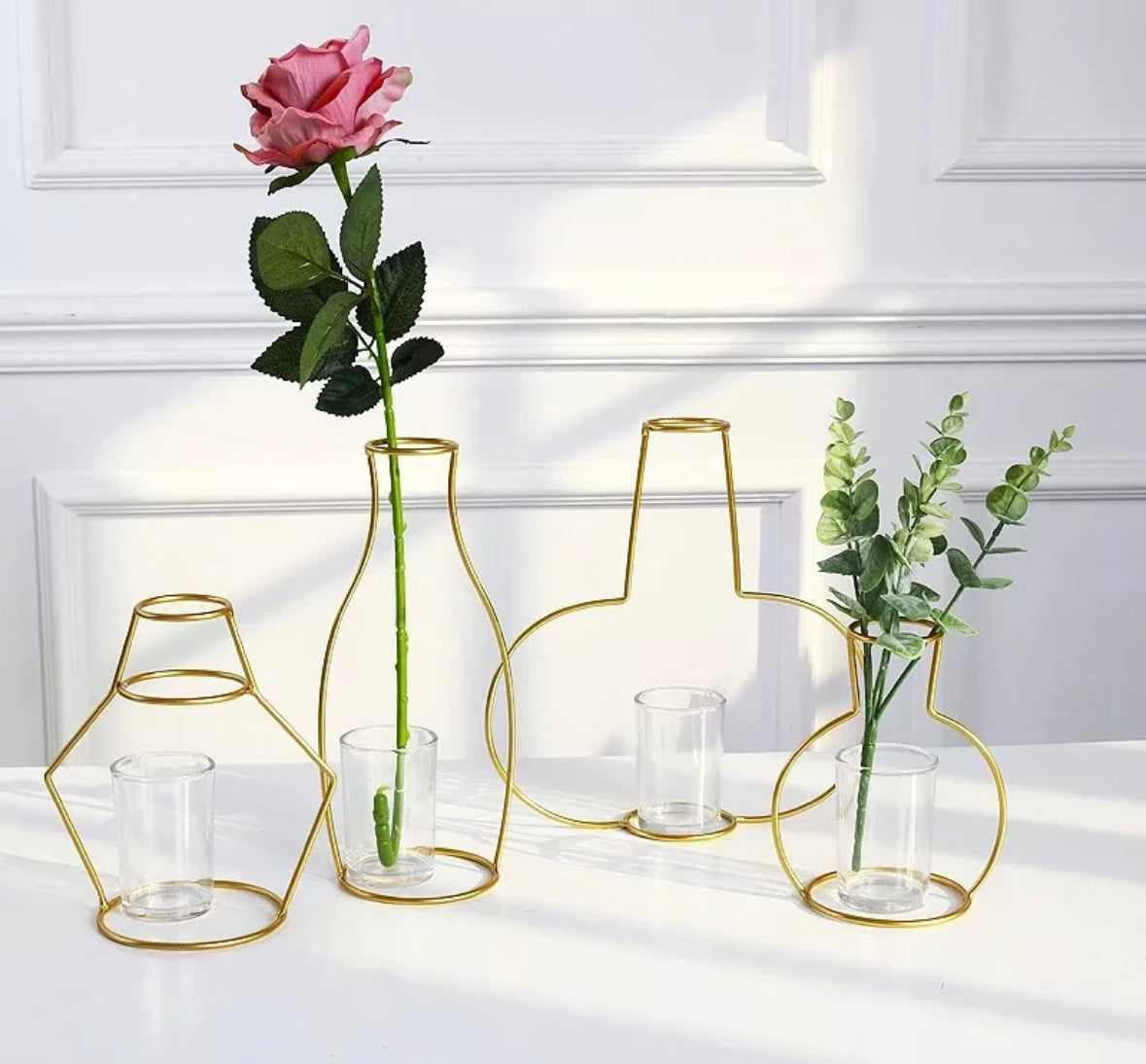 Gold Iron Silhouette Wire Vase