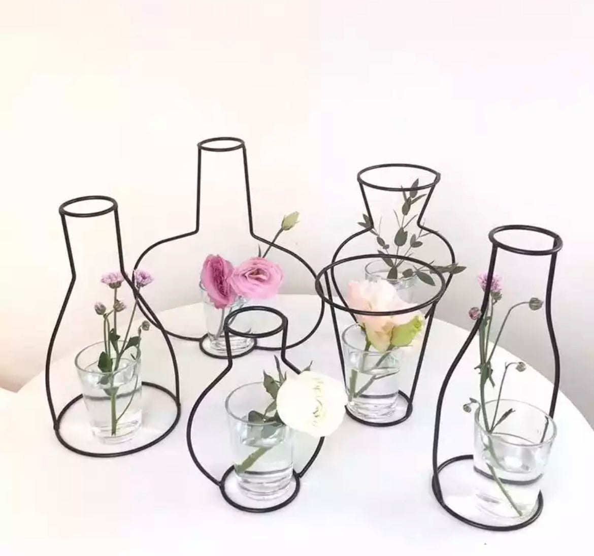 Iron Silhouette Wire Vase